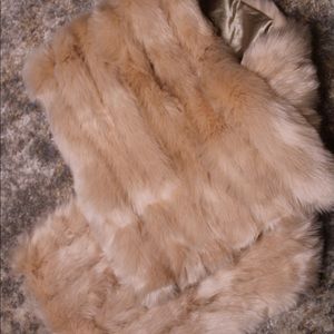 Pearly dusty pink faux fur shawl